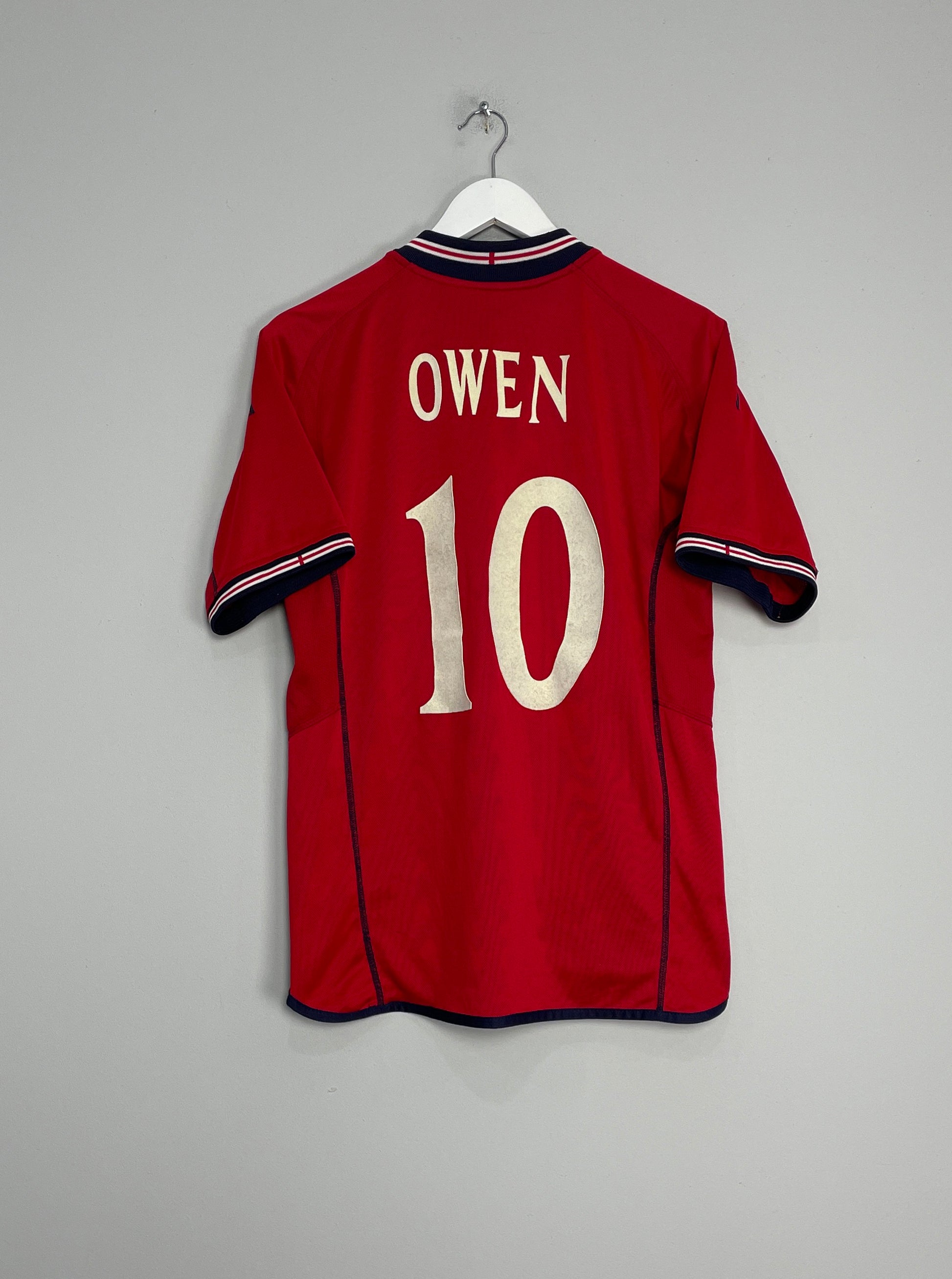 Image of the England Owen shirt from the 2002/04 season