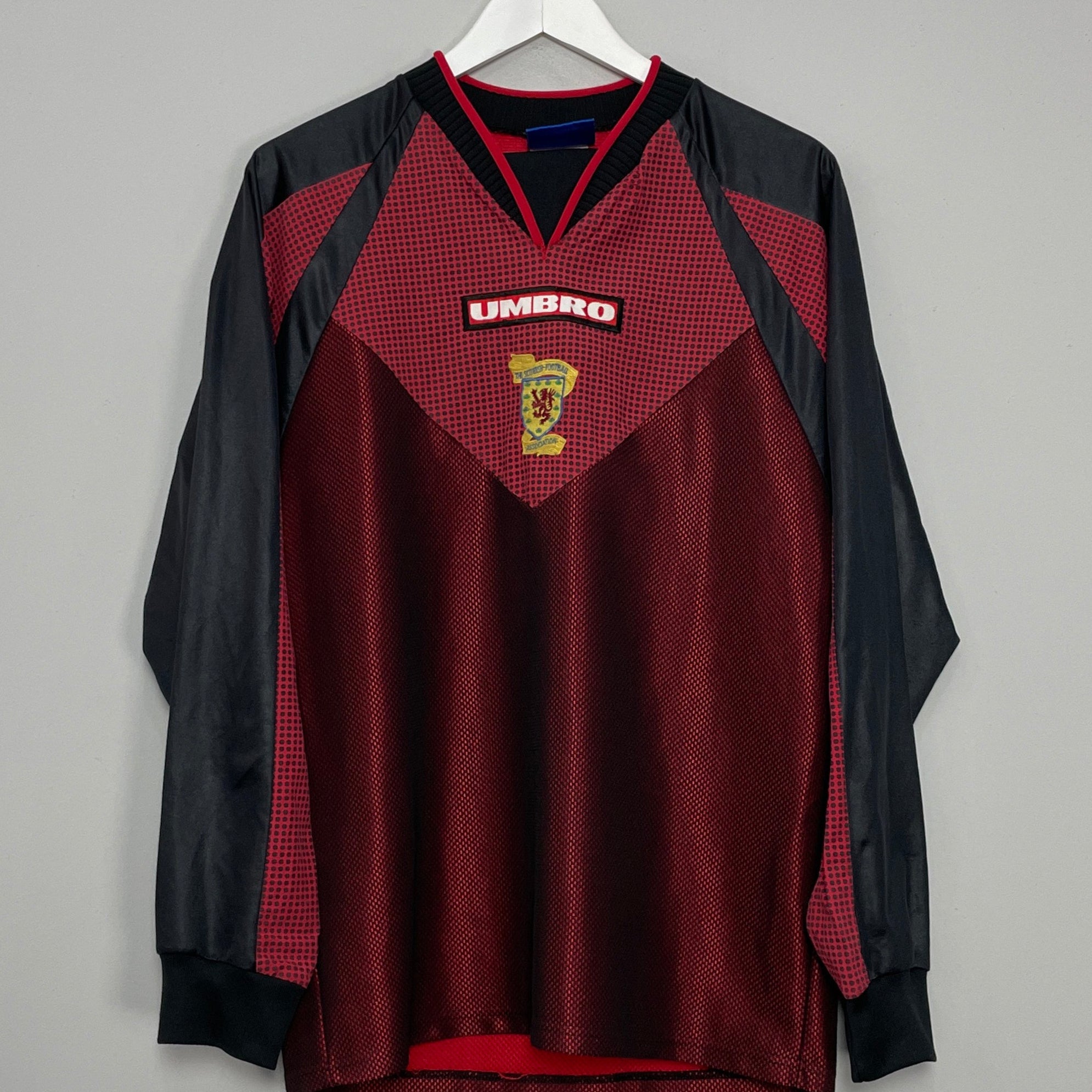 Shop 1998/00 SCOTLAND GK SHIRT (S) UMBRO, classic football shirts, vintage football shirts & retro soccer jerseys at Cult Kits
