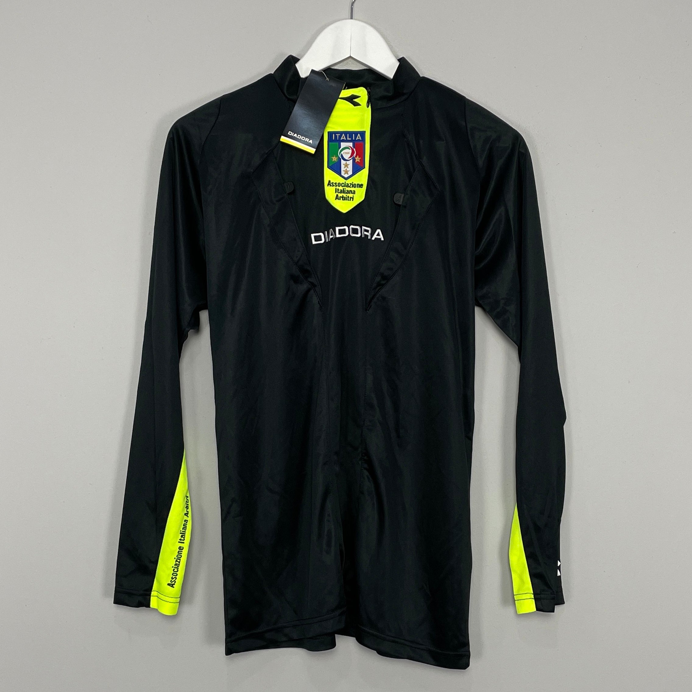 Shop 2009/11 ITALY FIGC REFEREE *BNWT* L/S SHIRT (XS) DIADORA, classic football shirts, vintage football shirts & retro soccer jerseys at Cult Kits