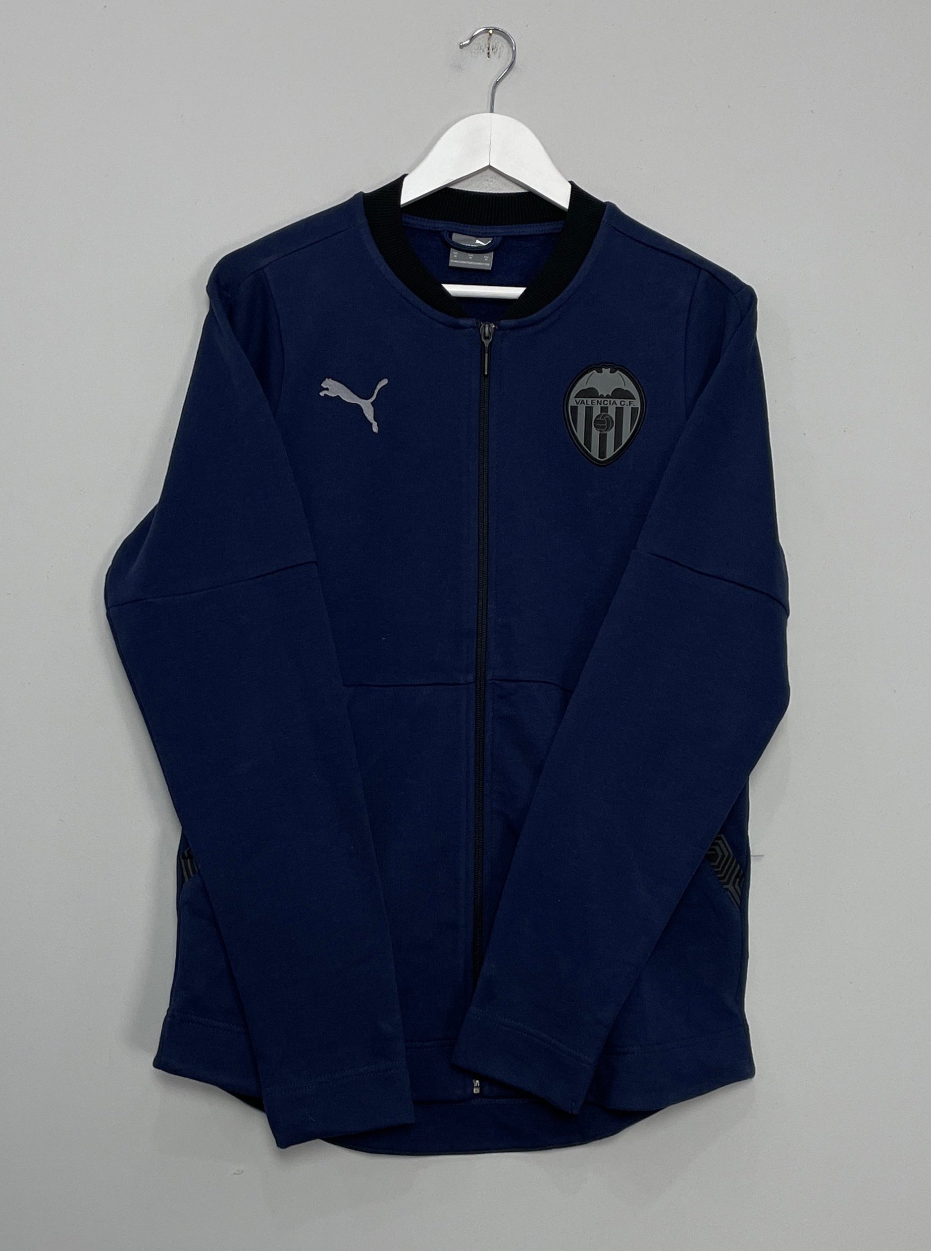 Shop 2019/20 VALENCIA PRE MATCH TRAINING TOP (M) PUMA JACKET, classic football shirts, vintage football shirts & retro soccer jerseys at Cult Kits