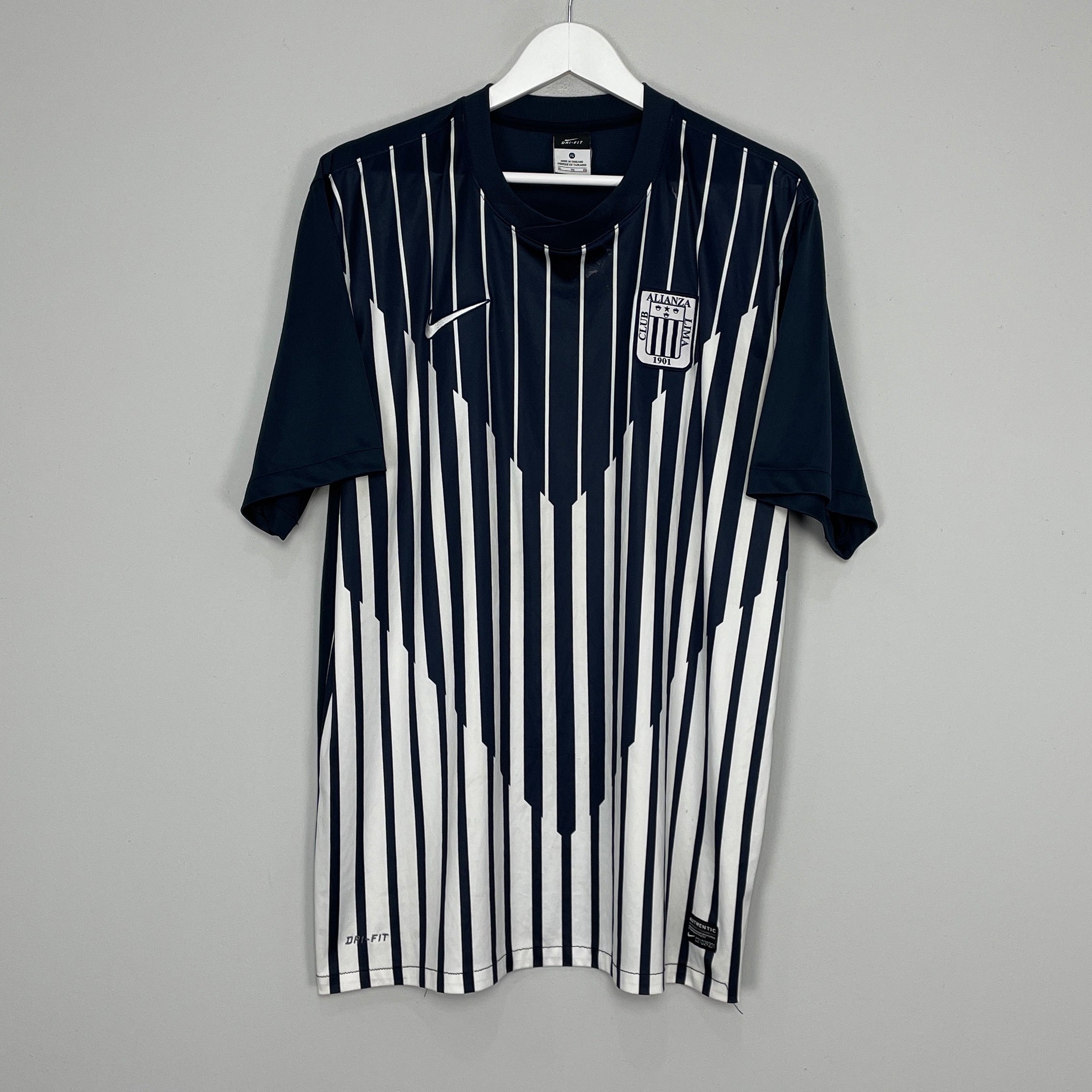 Shop 2011/12 ALIANZA LIMA HOME SHIRT (XL) NIKE, classic football shirts, vintage football shirts & retro soccer jerseys at Cult Kits