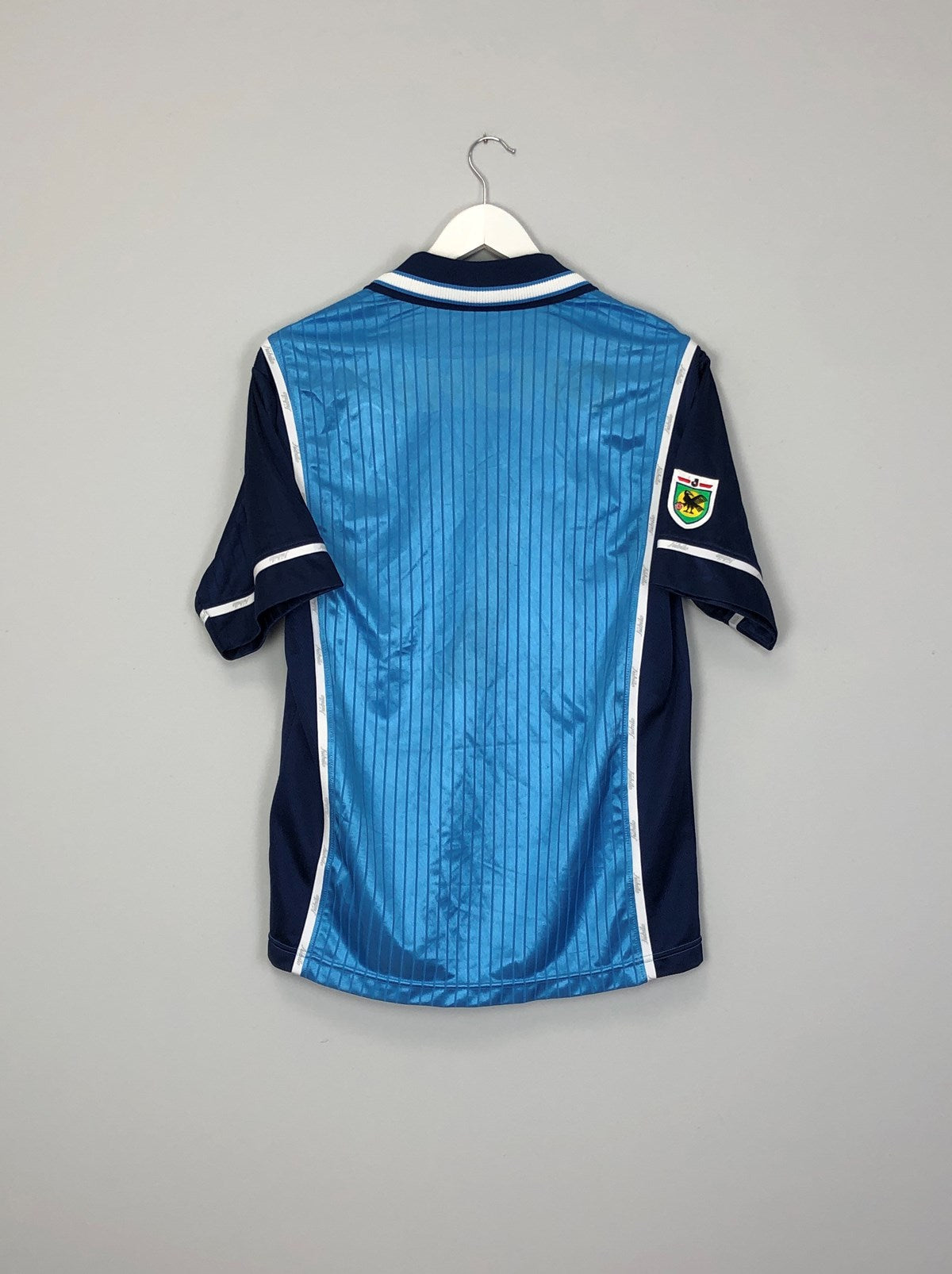 Shop 2001 JUBILO IWATA HOME SHIRT (S) PUMA, classic football shirts, vintage football shirts & retro soccer jerseys at Cult Kits