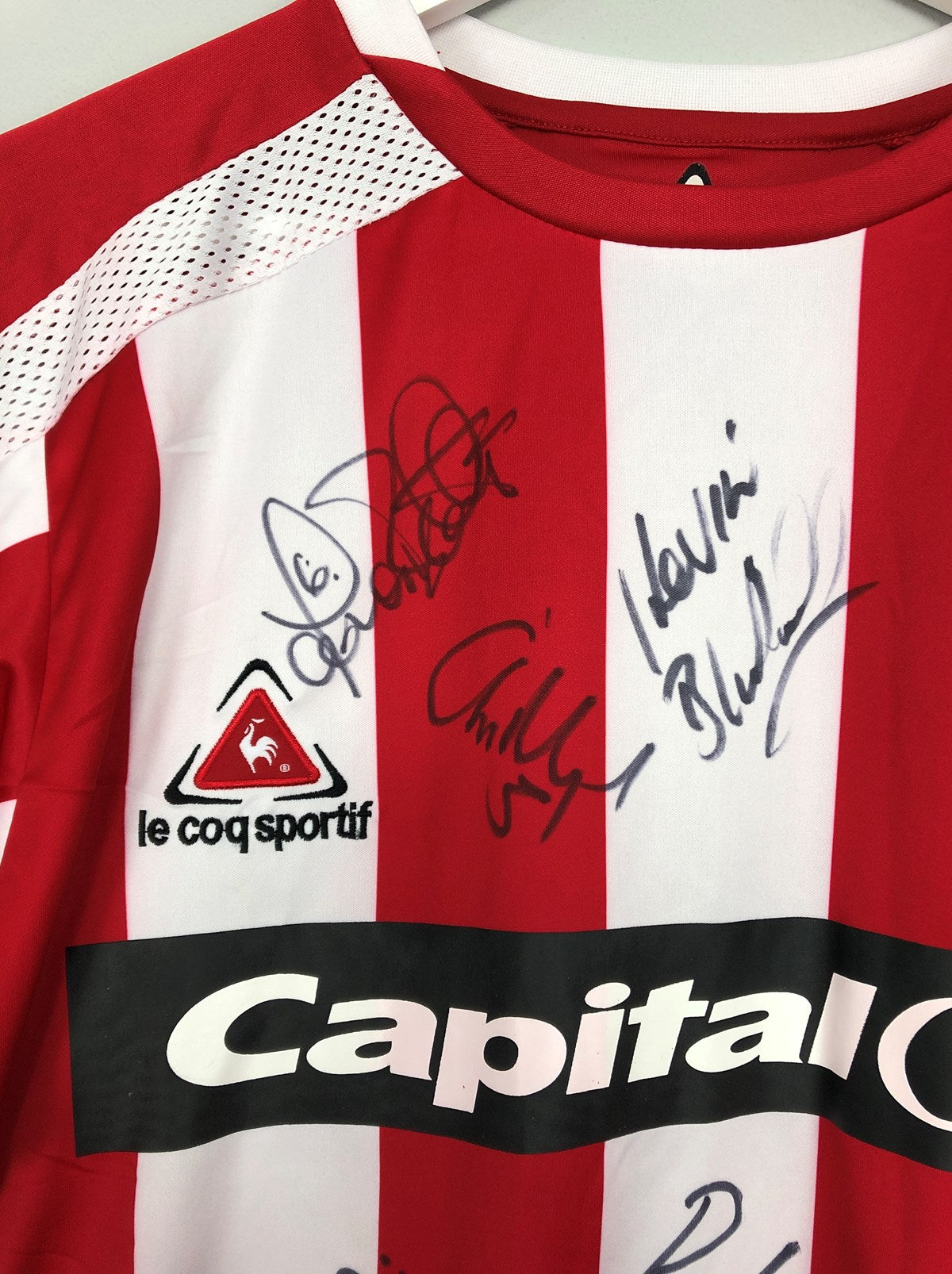 2007/08 SHEFFIELD UNITED HENDRIE #11 *MATCH WORN + SQUAD SIGNED* HOME SHIRT (M) LE COQ SPORTIF