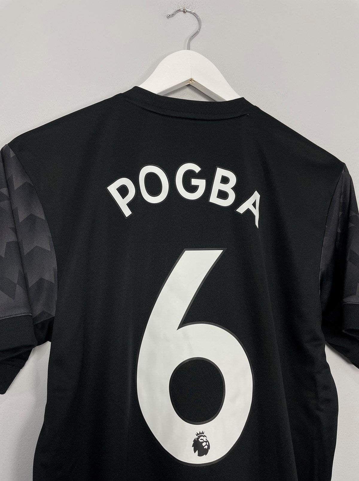 pogba manchester united jersey