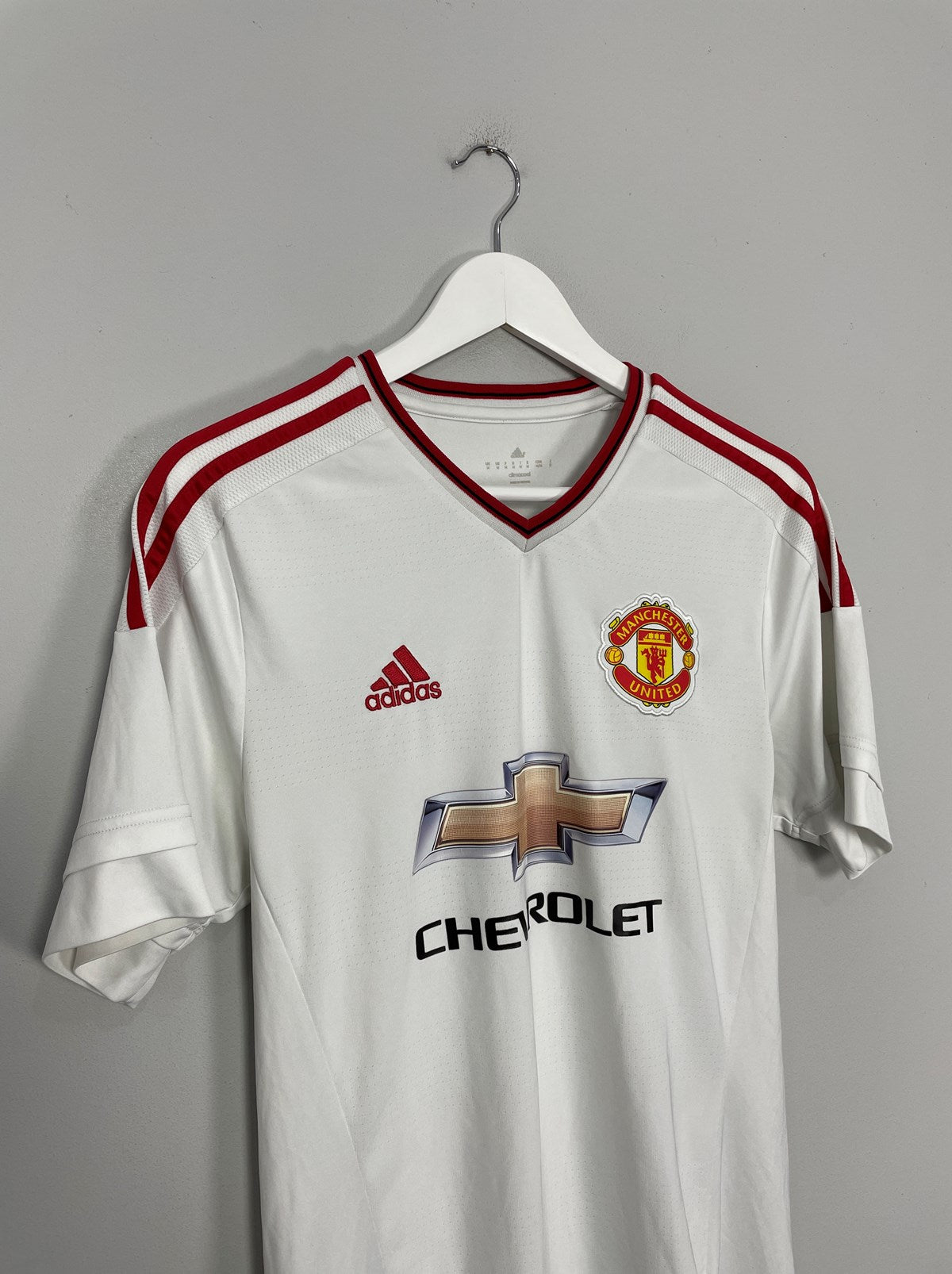 Shop 2015/16 MANCHESTER UNITED AWAY SHIRT (M) ADIDAS, classic football shirts, vintage football shirts & retro soccer jerseys at Cult Kits